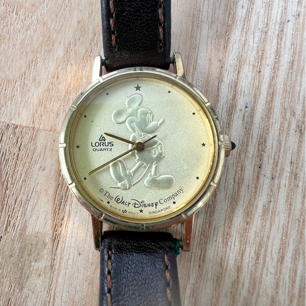 Lorus Disney Mickey Mouse gold tone dress watch NEW BATTERY